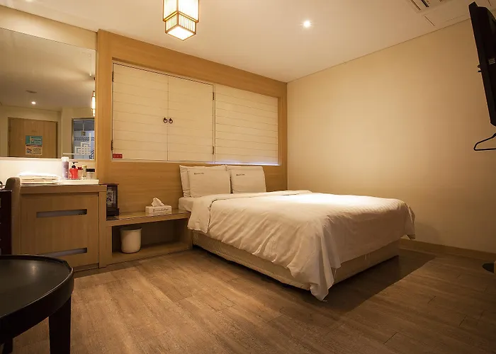 Motel Shinchon Aida