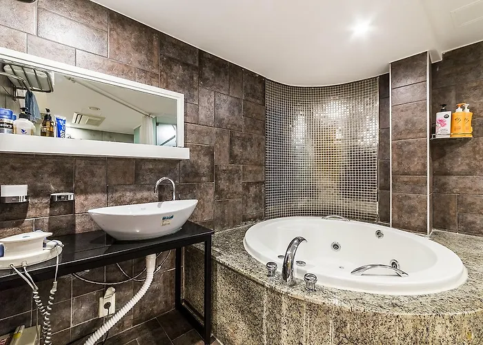 Motel Shinchon Aida 3*