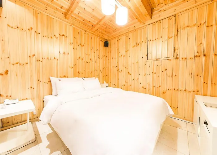Shinchon Aida Motel 3*