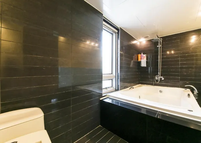 Motel Shinchon Aida 3*