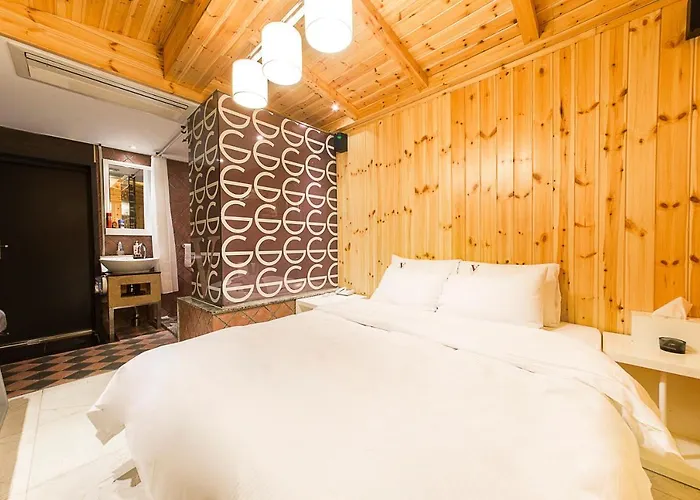 Motel Shinchon Aida