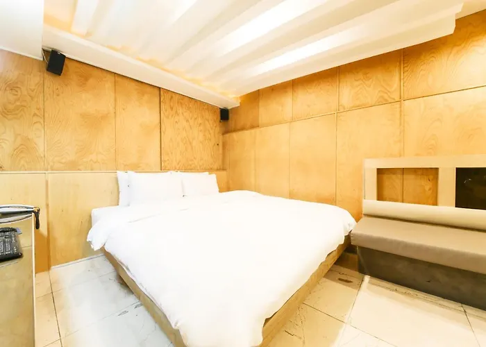 Motel Shinchon Aida